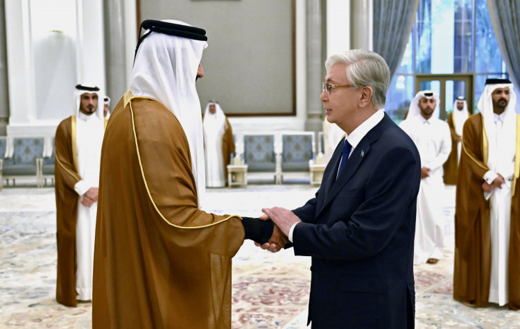 The President of Kazakhstan meets with the Amir of Qatar, Sheikh Tamim bin Hamad Al Thani